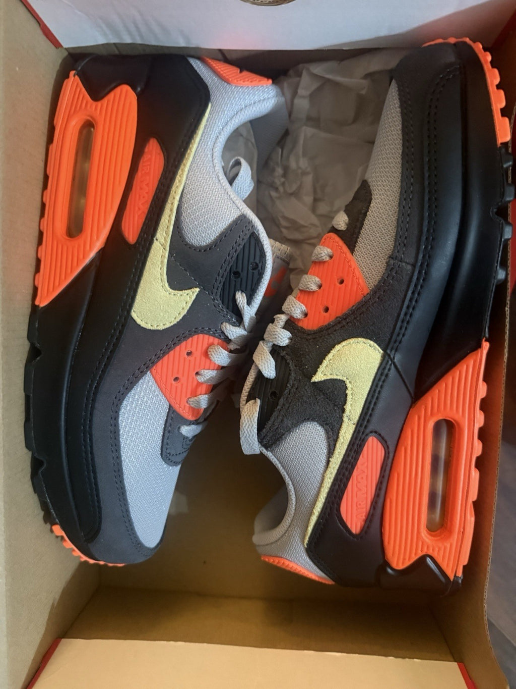 NIB Nike Air Max 90 Hyper Crimson Dark Smoke Grey DM0029-108 Men's Size 8.5-12
