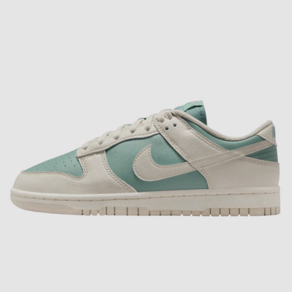 Nike Dunk Low Cannon W- Size 11  M9.5 Brand New In Box